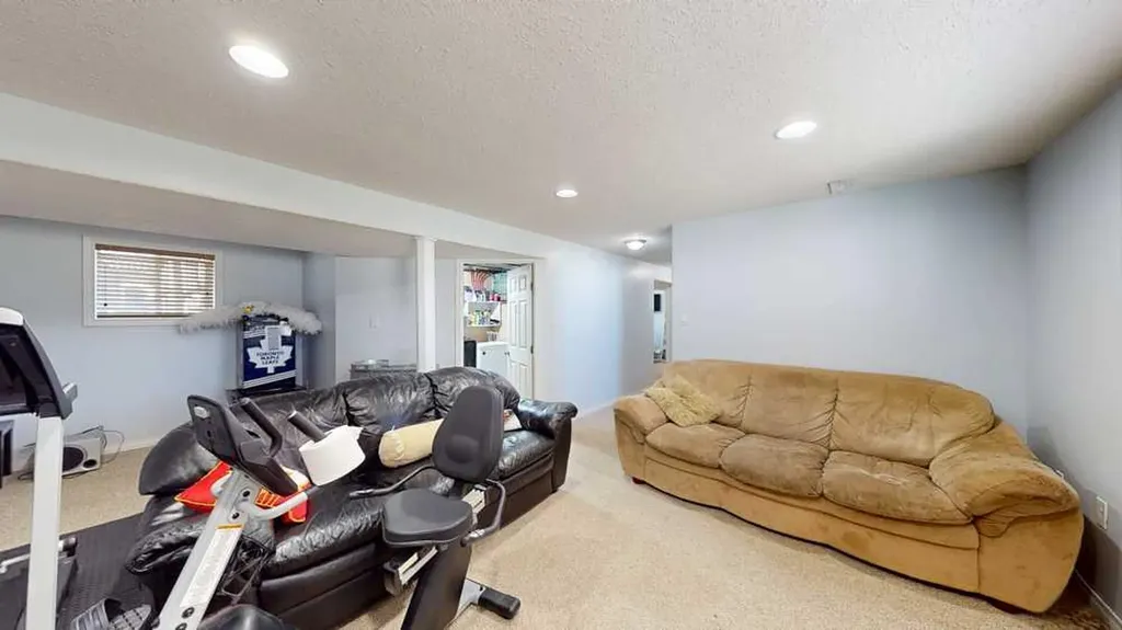 2195 Southview Drive SE Medicine Hat AB T1B1R4