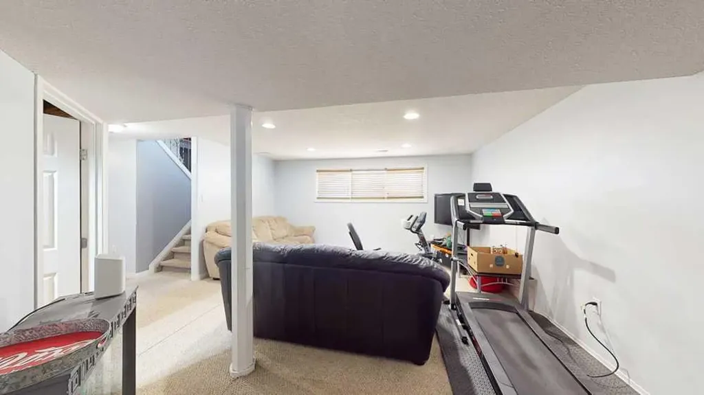 2195 Southview Drive SE Medicine Hat AB T1B1R4