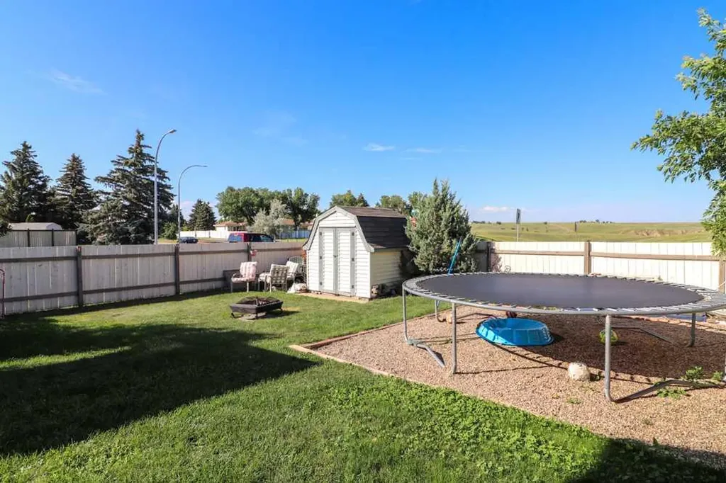 2195 Southview Drive SE Medicine Hat AB T1B1R4