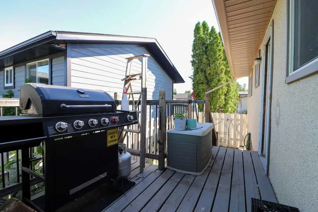 2195 Southview Drive SE Medicine Hat AB T1B1R4