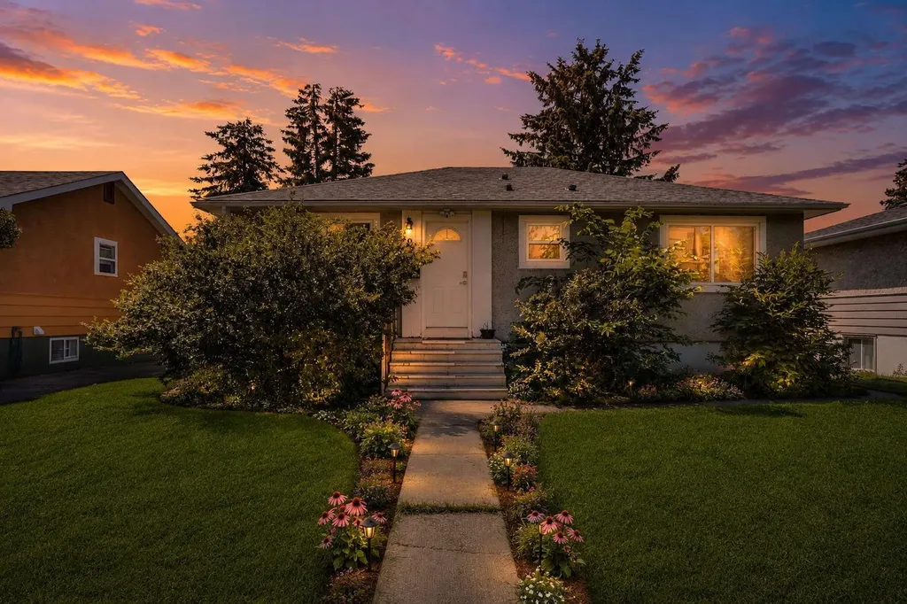 1917 22 Avenue NW Calgary AB T2M 1R8