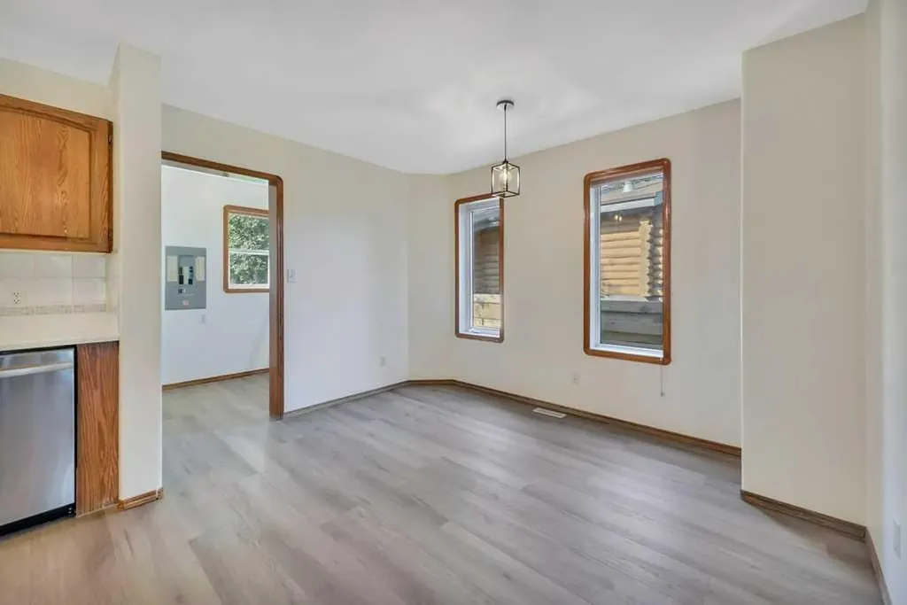 4011 Lakeshore Drive Sylvan Lake AB T4S 1B9
