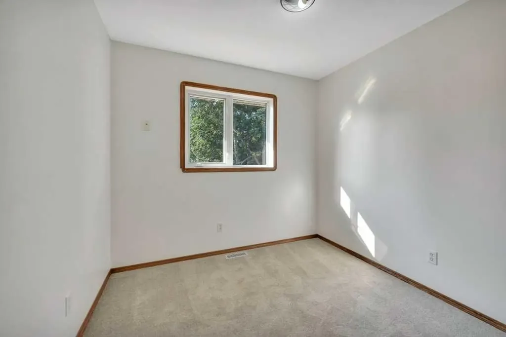 4011 Lakeshore Drive Sylvan Lake AB T4S 1B9