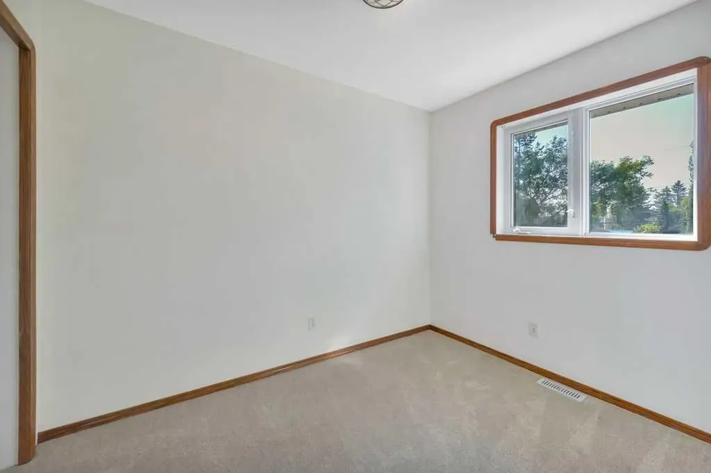 4011 Lakeshore Drive Sylvan Lake AB T4S 1B9