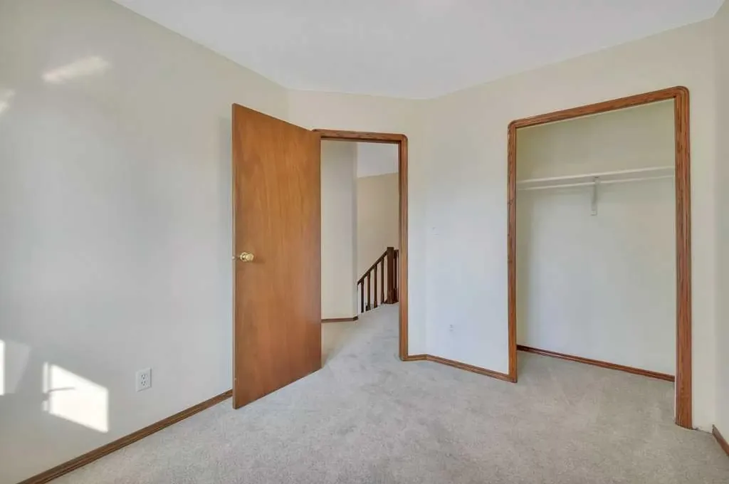 4011 Lakeshore Drive Sylvan Lake AB T4S 1B9