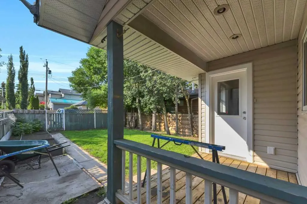 4011 Lakeshore Drive Sylvan Lake AB T4S 1B9