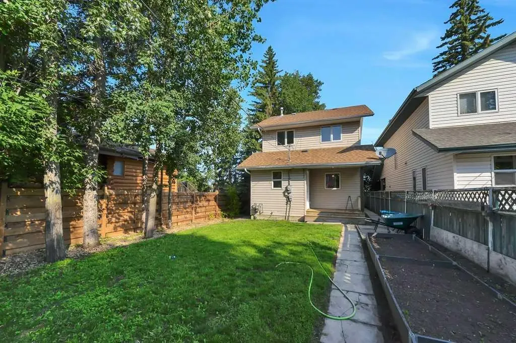 4011 Lakeshore Drive Sylvan Lake AB T4S 1B9