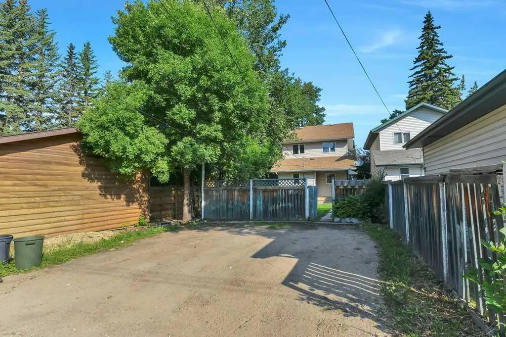 4011 Lakeshore Drive Sylvan Lake AB T4S 1B9