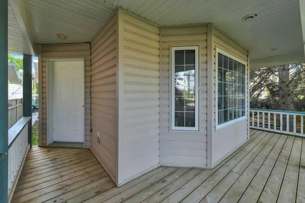 4011 Lakeshore Drive Sylvan Lake AB T4S 1B9