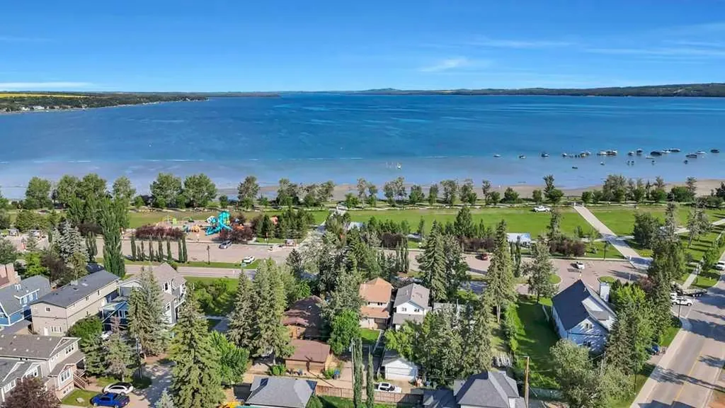 4011 Lakeshore Drive Sylvan Lake AB T4S 1B9