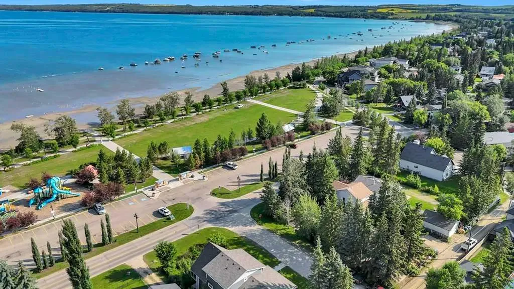 4011 Lakeshore Drive Sylvan Lake AB T4S 1B9