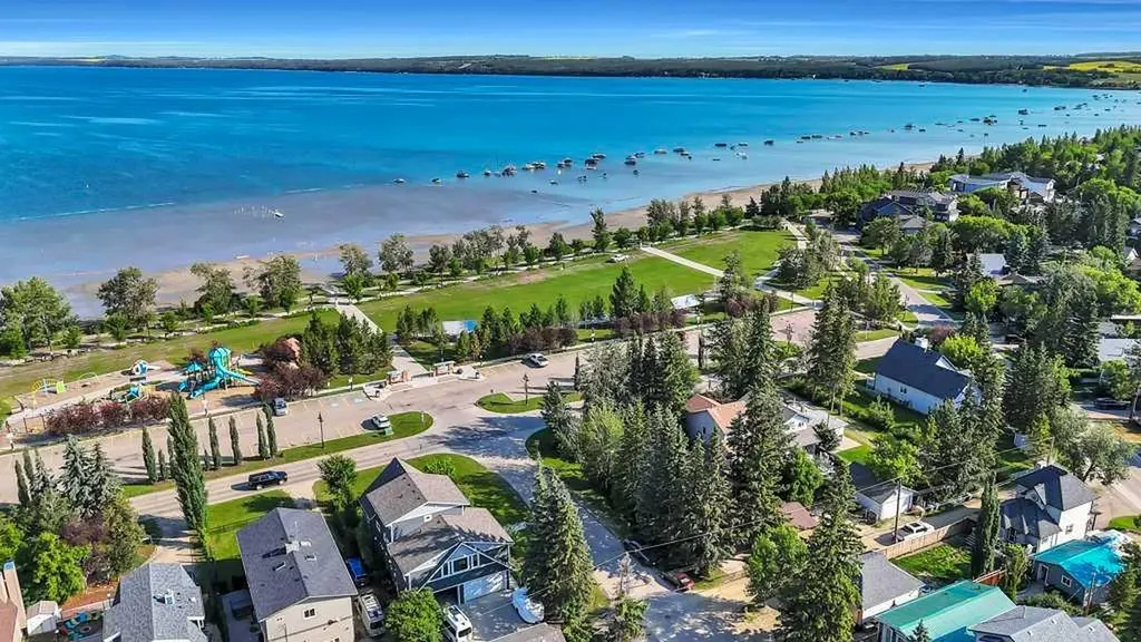 4011 Lakeshore Drive Sylvan Lake AB T4S 1B9