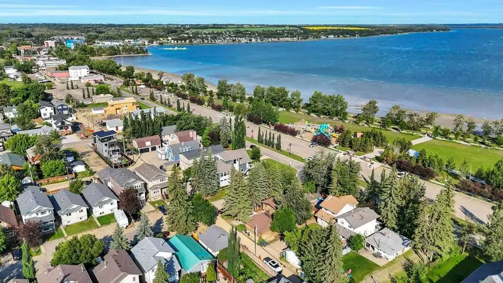 4011 Lakeshore Drive Sylvan Lake AB T4S 1B9