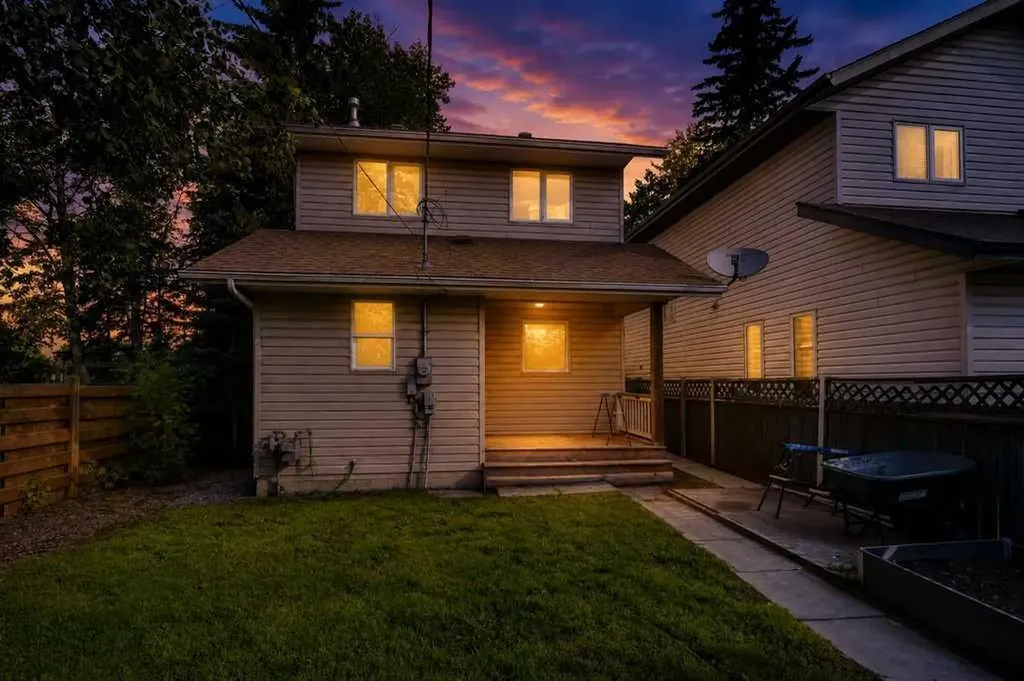 4011 Lakeshore Drive Sylvan Lake AB T4S 1B9