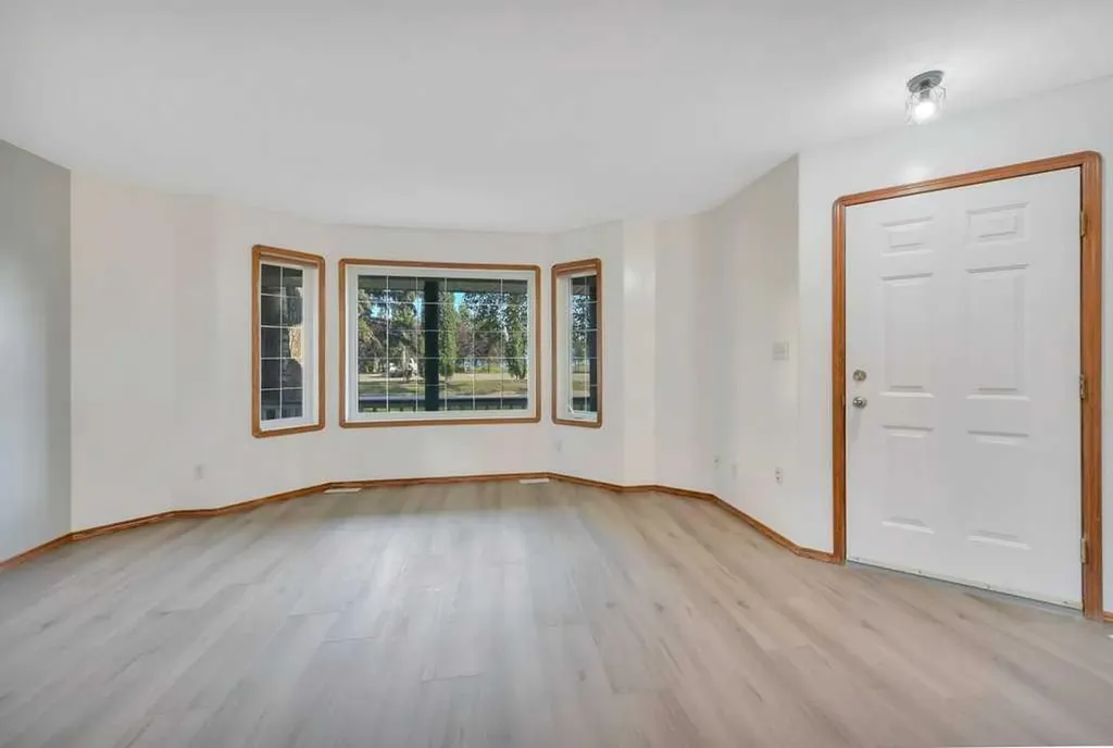 4011 Lakeshore Drive Sylvan Lake AB T4S 1B9