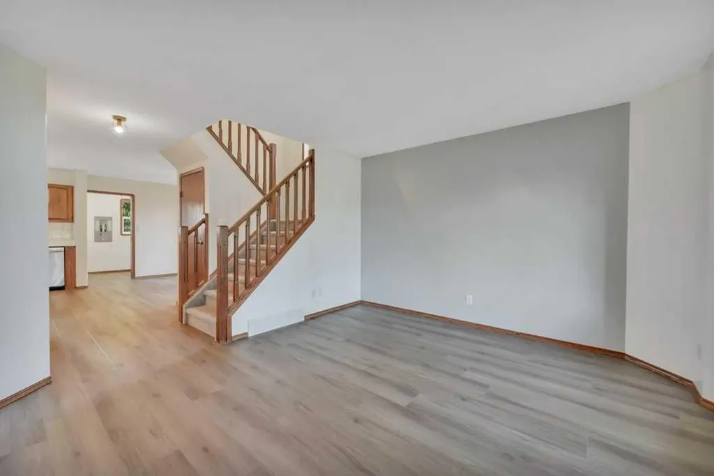 4011 Lakeshore Drive Sylvan Lake AB T4S 1B9
