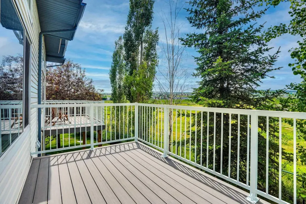 159 Hidden Creek Cove NW Calgary AB T3A 6L8