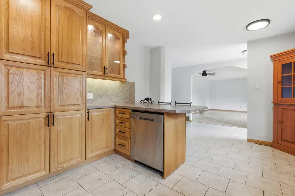 7403 20 Street SE Calgary AB T2C 0P9