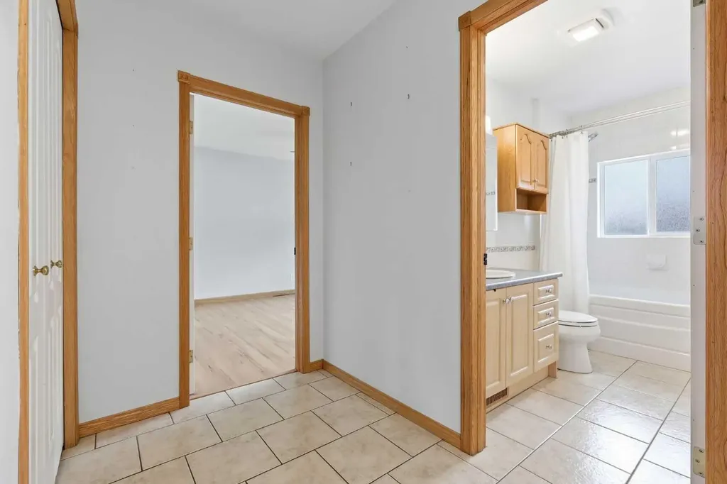 7403 20 Street SE Calgary AB T2C 0P9