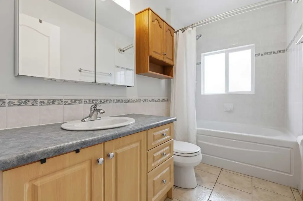 7403 20 Street SE Calgary AB T2C 0P9
