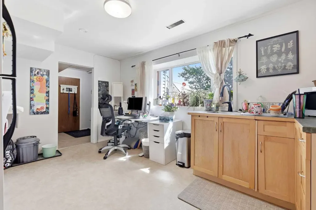7403 20 Street SE Calgary AB T2C 0P9