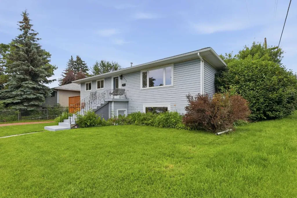 7403 20 Street SE Calgary AB T2C 0P9