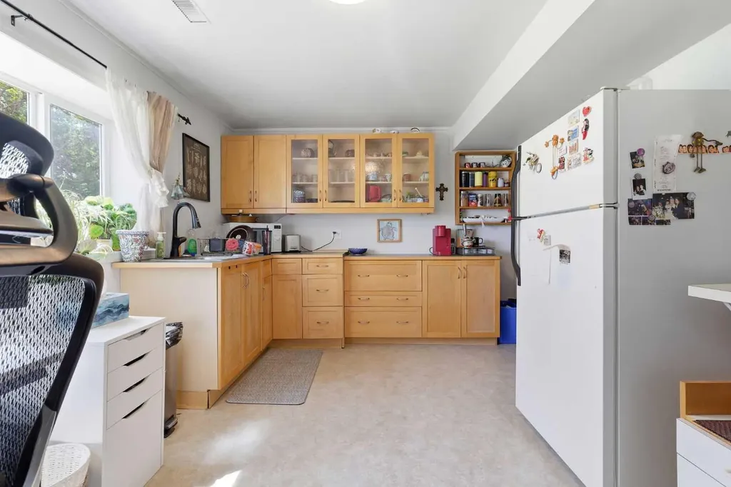 7403 20 Street SE Calgary AB T2C 0P9