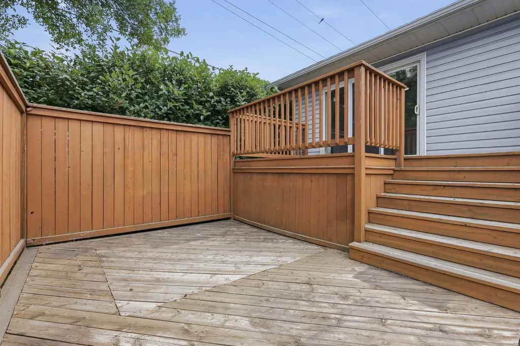 7403 20 Street SE Calgary AB T2C 0P9