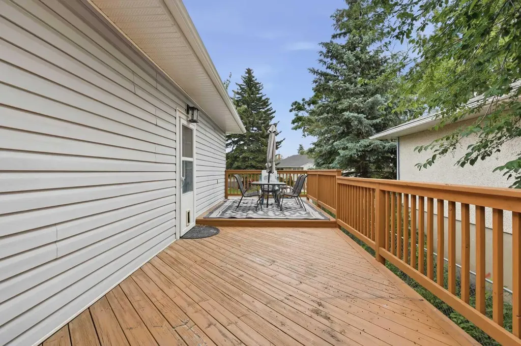 7403 20 Street SE Calgary AB T2C 0P9