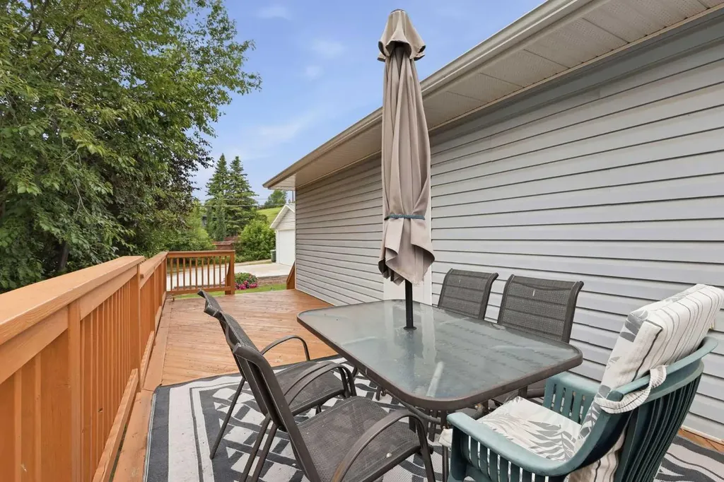 7403 20 Street SE Calgary AB T2C 0P9