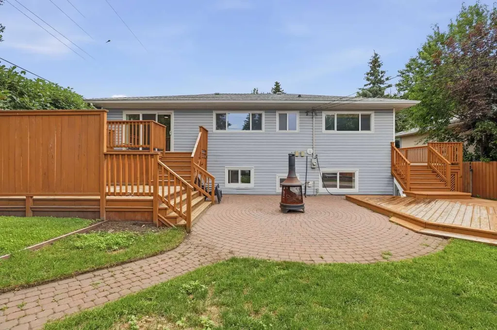 7403 20 Street SE Calgary AB T2C 0P9