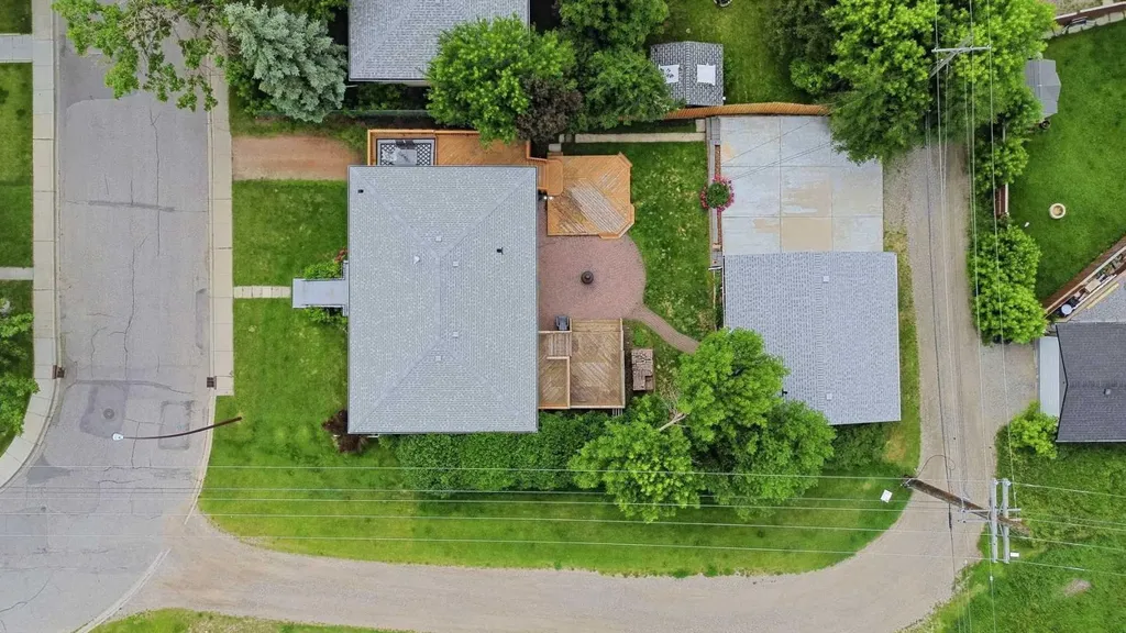 7403 20 Street SE Calgary AB T2C 0P9
