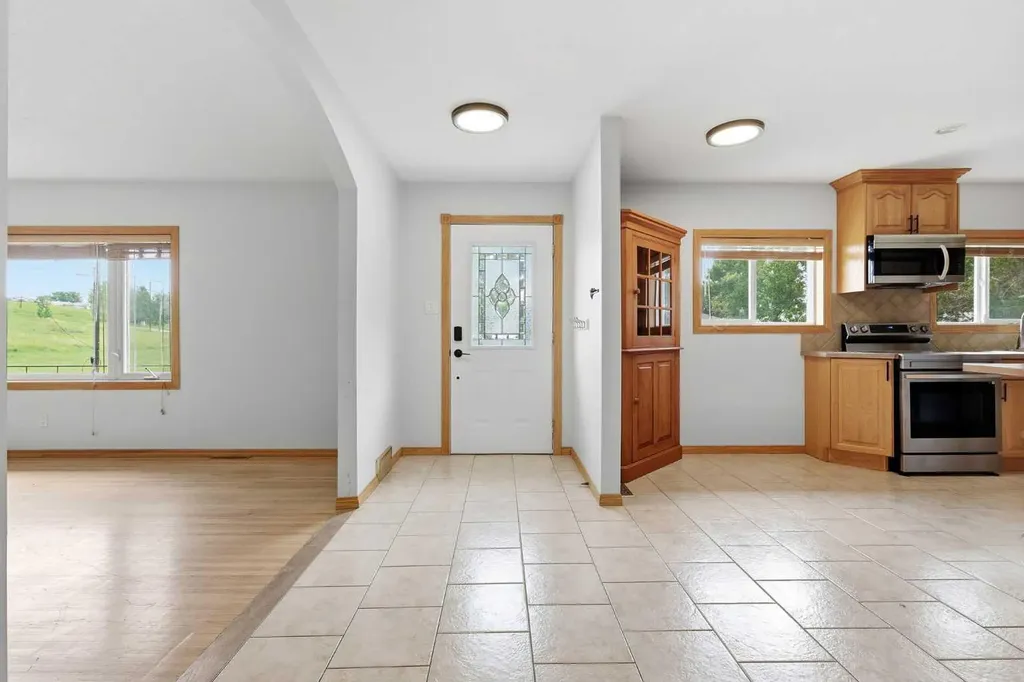 7403 20 Street SE Calgary AB T2C 0P9