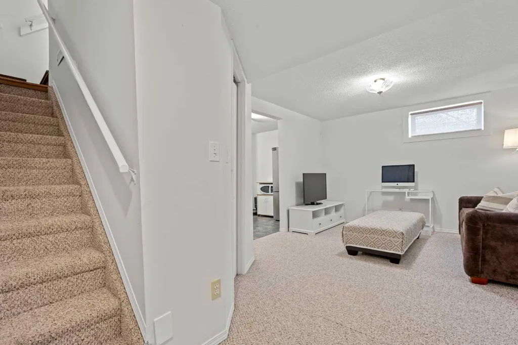 19 Riverbirch Road SE Calgary AB T2C 3M4