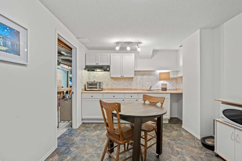 19 Riverbirch Road SE Calgary AB T2C 3M4