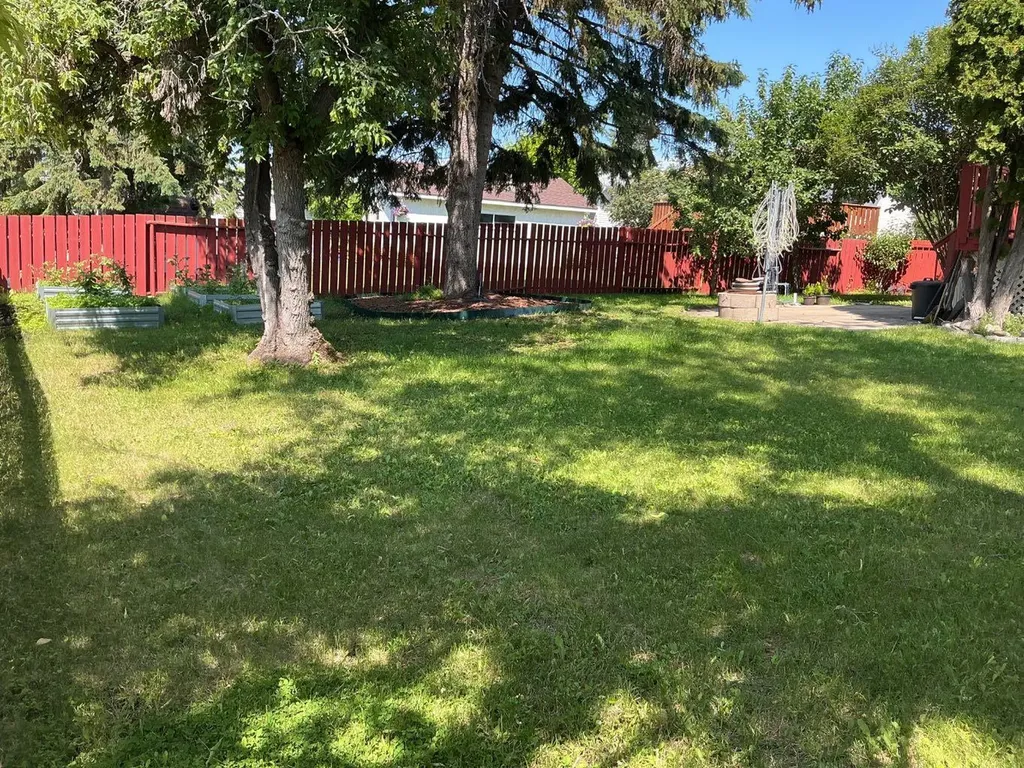 38 Kimzey Crossing Whitecourt AB T7S 1G1