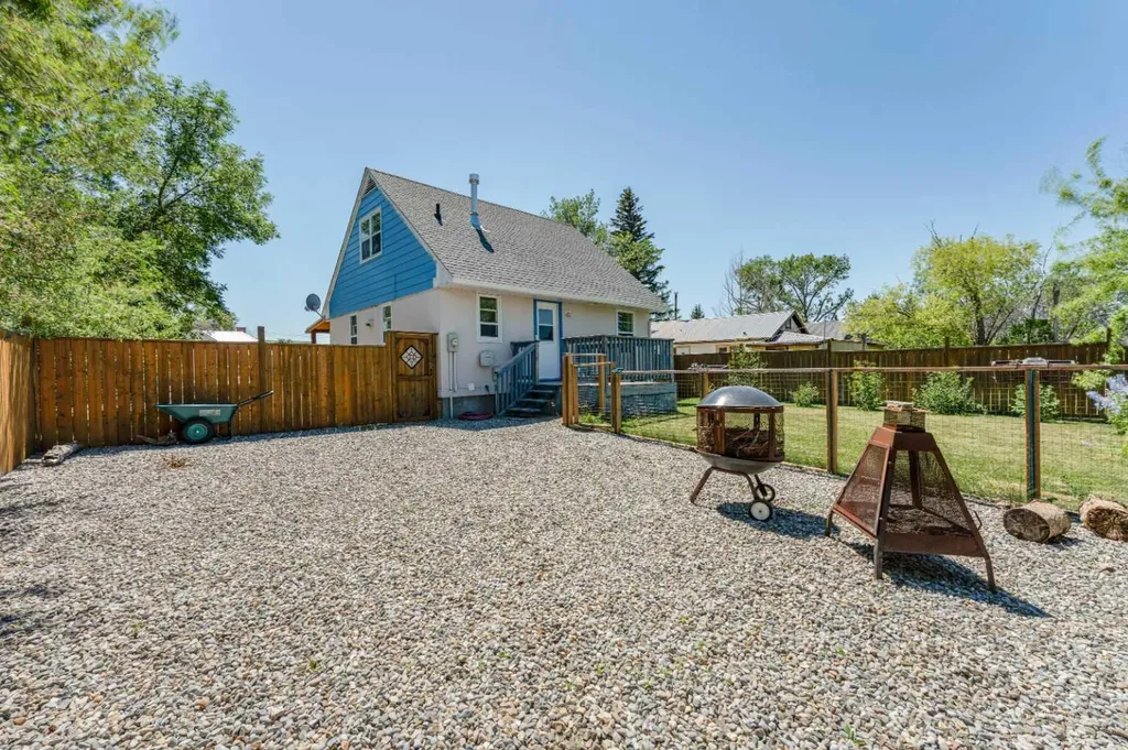 305 1 Avenue S Coutts AB T0K 0N0