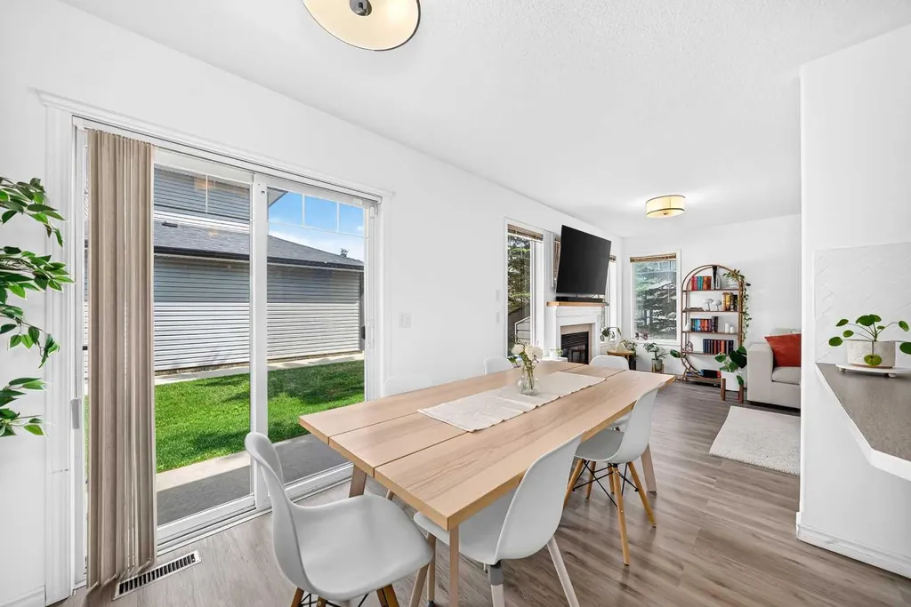 102 Canoe Square SW Airdrie AB T4B 2Z1