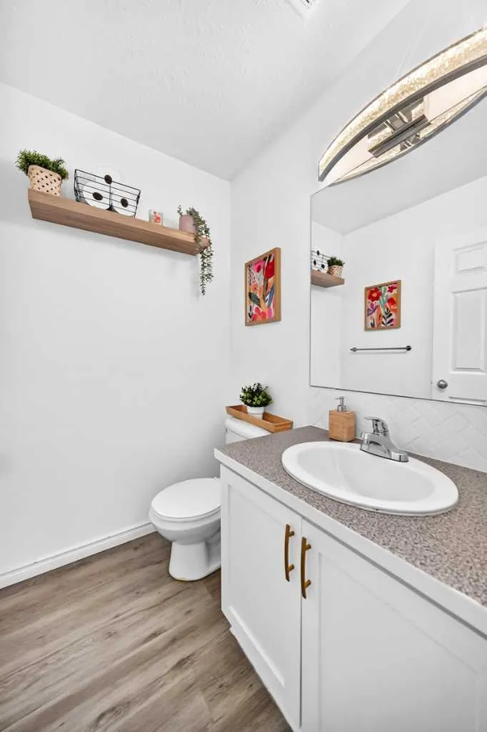 102 Canoe Square SW Airdrie AB T4B 2Z1