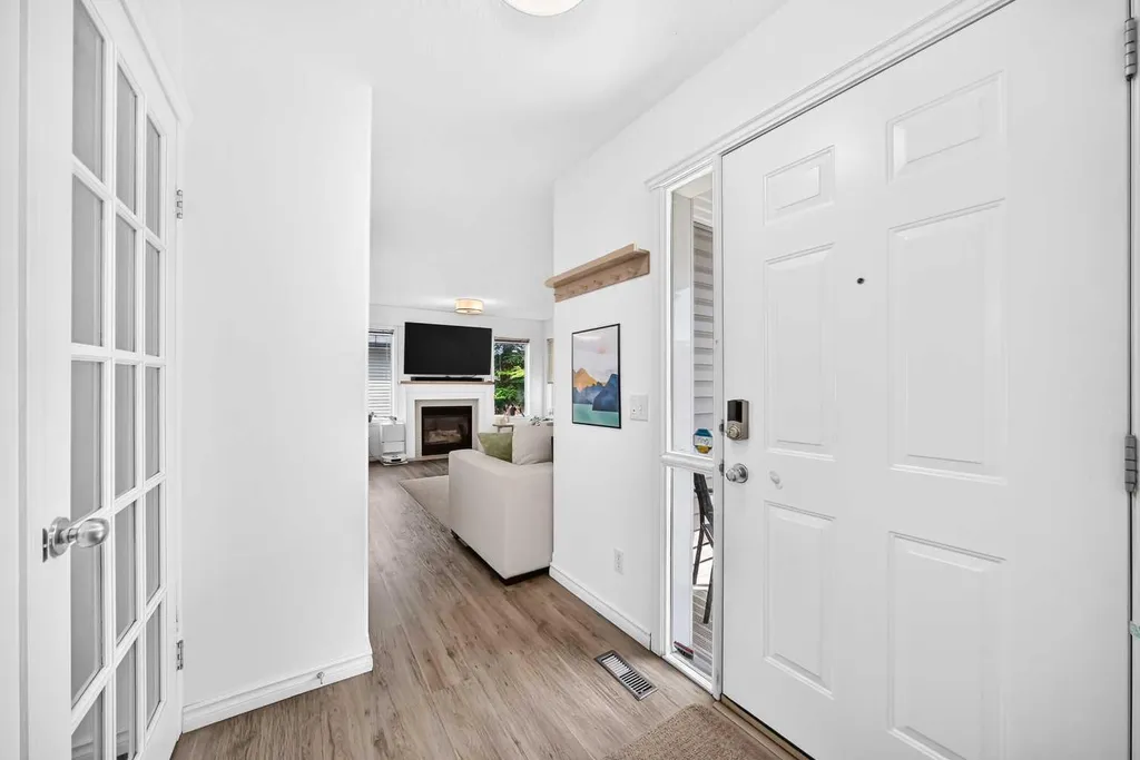 102 Canoe Square SW Airdrie AB T4B 2Z1