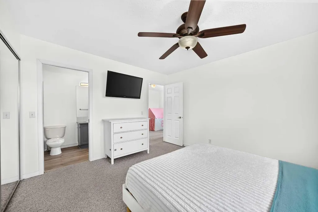102 Canoe Square SW Airdrie AB T4B 2Z1