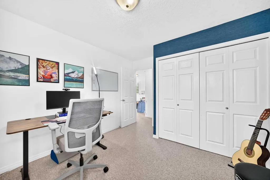 102 Canoe Square SW Airdrie AB T4B 2Z1