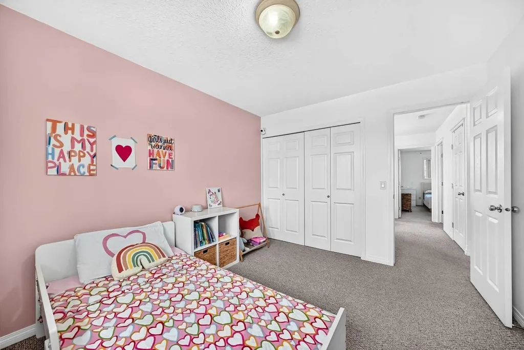 102 Canoe Square SW Airdrie AB T4B 2Z1
