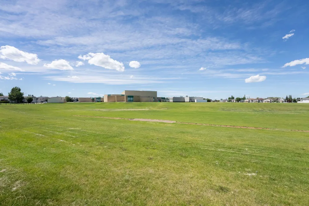 295 Blackfoot Road West Lethbridge AB T1K 8A6