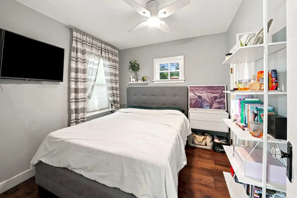 4730 49 Avenue Lacombe AB T4L 1N3