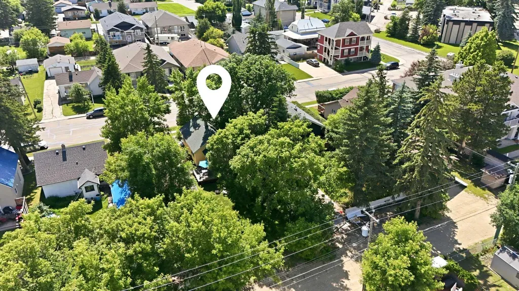 4730 49 Avenue Lacombe AB T4L 1N3