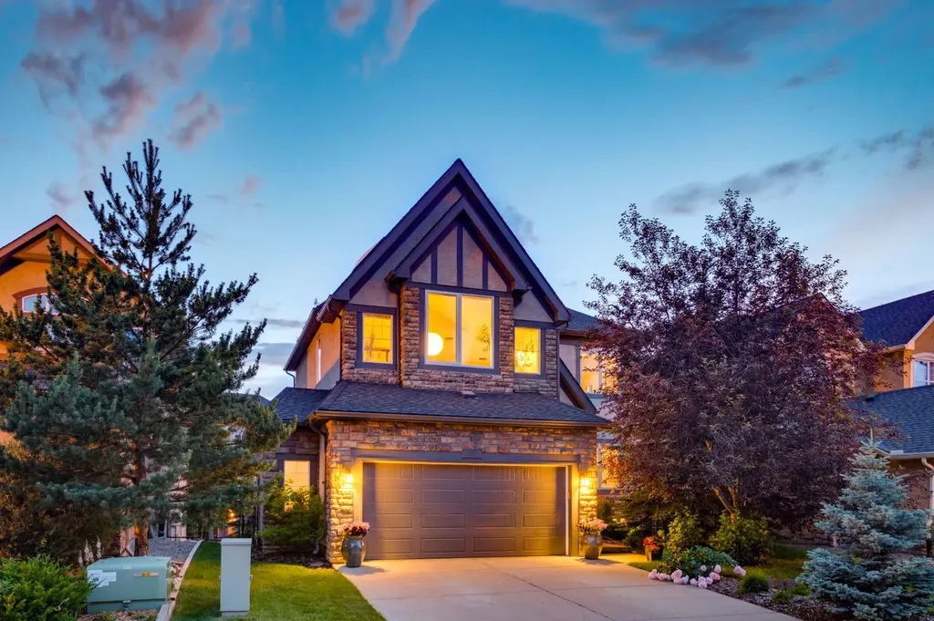 92 Discovery Ridge Circle SW Calgary AB T3H 5X6