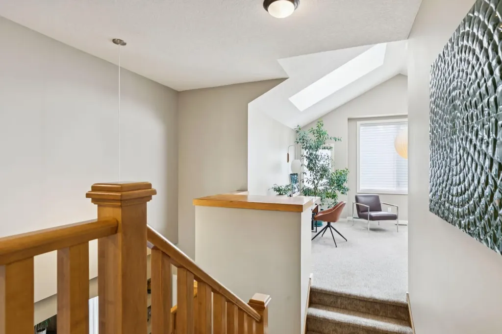 92 Discovery Ridge Circle SW Calgary AB T3H 5X6