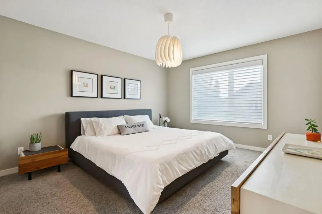92 Discovery Ridge Circle SW Calgary AB T3H 5X6