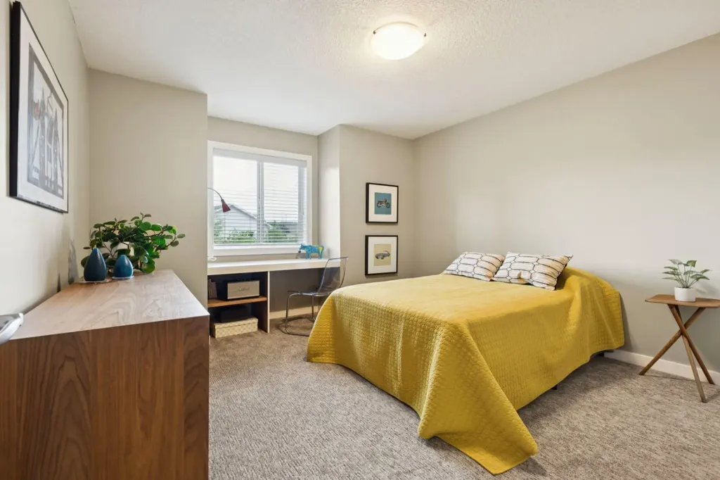92 Discovery Ridge Circle SW Calgary AB T3H 5X6